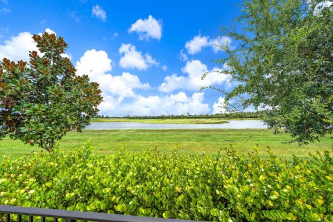 House in Palm Beach Gardens, Florida 3 bedrooms, 242.47 sq.m. № 2265764