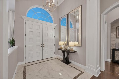 House in Lakewood Ranch, Florida 5 bedrooms, 522.48 sq.m. № 1915555 - photo 4