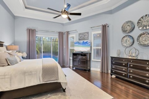 House in Lakewood Ranch, Florida 5 bedrooms, 522.48 sq.m. № 1915555 - photo 19