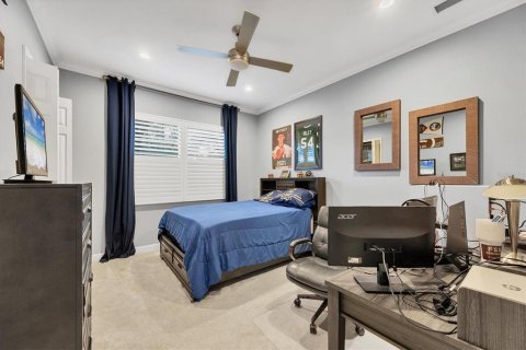 House in Lakewood Ranch, Florida 5 bedrooms, 522.48 sq.m. № 1915555 - photo 22