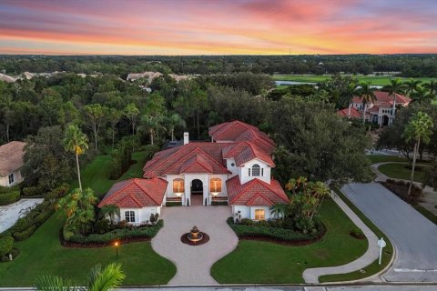 House in Lakewood Ranch, Florida 5 bedrooms, 522.48 sq.m. № 1915555 - photo 2