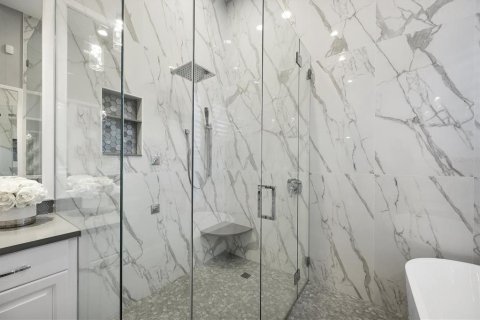 House in Lakewood Ranch, Florida 5 bedrooms, 522.48 sq.m. № 1915555 - photo 21