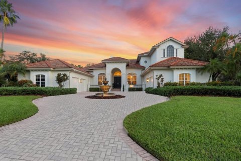 House in Lakewood Ranch, Florida 5 bedrooms, 522.48 sq.m. № 1915555 - photo 3