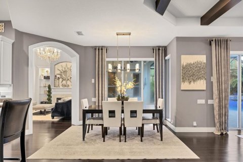 House in Lakewood Ranch, Florida 5 bedrooms, 522.48 sq.m. № 1915555 - photo 10