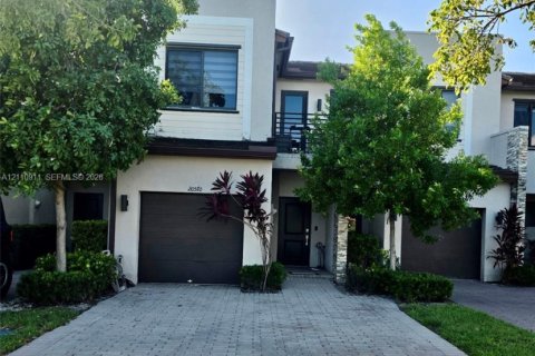 Adosado en Miami, Florida 3 dormitorios, 158.31 m2 № 2428338