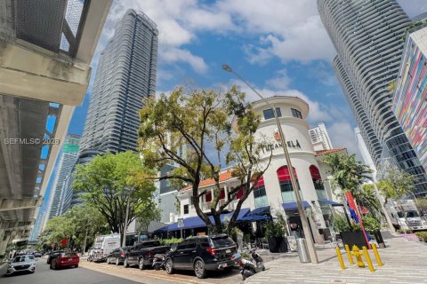Condominio en venta en Miami, Florida, 1 dormitorio, 77.02 m2 № 2168619 - foto 30