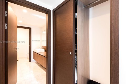 Condominio en venta en Miami, Florida, 1 dormitorio, 77.02 m2 № 2168619 - foto 21