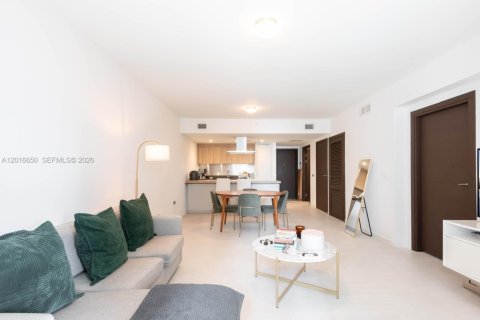 Condominio en venta en Miami, Florida, 1 dormitorio, 77.02 m2 № 2168619 - foto 10