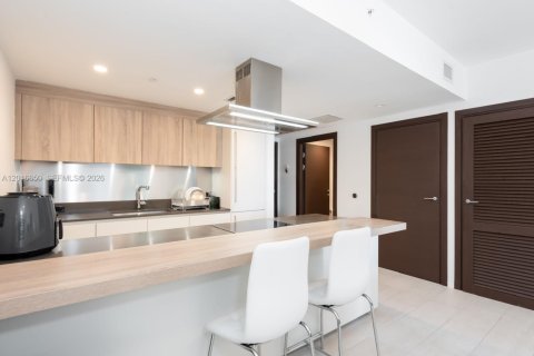 Condominio en venta en Miami, Florida, 1 dormitorio, 77.02 m2 № 2168619 - foto 7