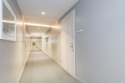 Condominio en venta en Miami, Florida, 1 dormitorio, 77.02 m2 № 2168619 - foto 28