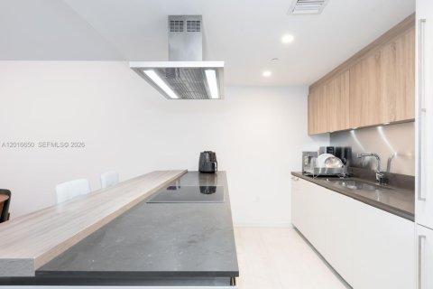 Condominio en venta en Miami, Florida, 1 dormitorio, 77.02 m2 № 2168619 - foto 25