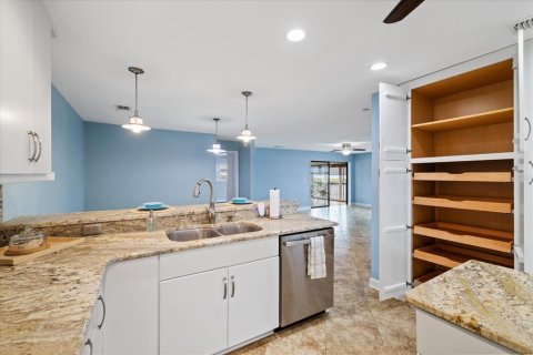 Copropriété à vendre à Port Richey, Floride: 2 chambres, 129.97 m2 № 2408902 - photo 13