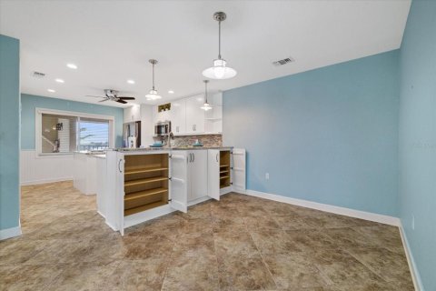 Copropriété à vendre à Port Richey, Floride: 2 chambres, 129.97 m2 № 2408902 - photo 16