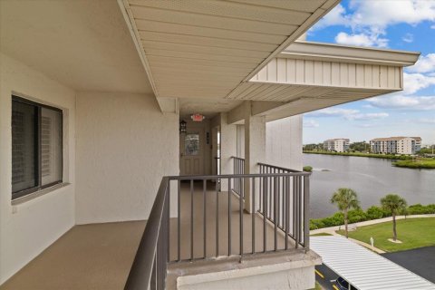 Copropriété à vendre à Port Richey, Floride: 2 chambres, 129.97 m2 № 2408902 - photo 6