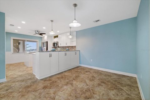 Copropriété à vendre à Port Richey, Floride: 2 chambres, 129.97 m2 № 2408902 - photo 15