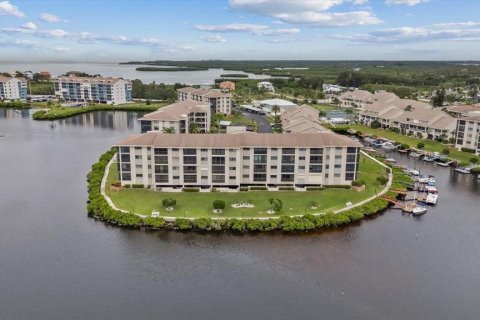 Copropriété à vendre à Port Richey, Floride: 2 chambres, 129.97 m2 № 2408902 - photo 2