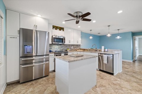 Copropriété à vendre à Port Richey, Floride: 2 chambres, 129.97 m2 № 2408902 - photo 4