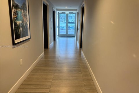 Condominio en venta en Hollywood, Florida, 2 dormitorios, 103.59 m2 № 1981073 - foto 18