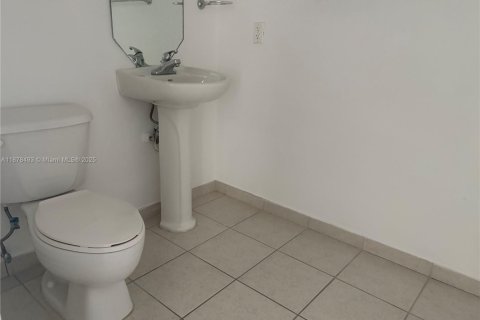 Condominio en venta en Hollywood, Florida, 2 dormitorios, 103.59 m2 № 1981073 - foto 6