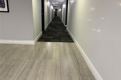 Condominio en venta en Hollywood, Florida, 2 dormitorios, 103.59 m2 № 1981073 - foto 16