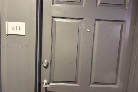 Condominio en venta en Hollywood, Florida, 2 dormitorios, 103.59 m2 № 1981073 - foto 2