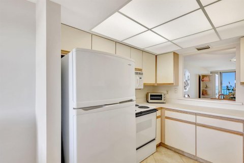 Copropriété à vendre à Hutchinson Island South, Floride: 2 chambres, 116.22 m2 № 2181963 - photo 13