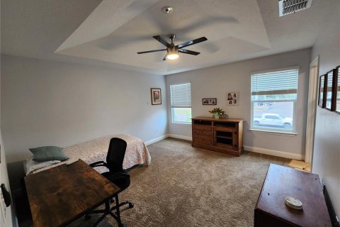 Townhouse in LAKESHORE in Lutz, Florida 3 bedrooms, 175.4 sq.m. № 2212657 - photo 12