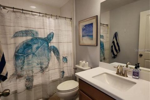 Townhouse in LAKESHORE in Lutz, Florida 3 bedrooms, 175.4 sq.m. № 2212657 - photo 15