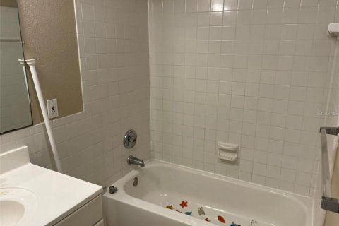 Casa en alquiler en Saint Petersburg, Florida, 2 dormitorios, 80.27 m2 № 2156537 - foto 13