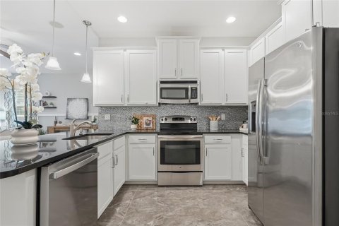 Touwnhouse à vendre à Tampa, Floride: 3 chambres, 188.96 m2 № 2298471 - photo 18