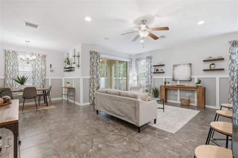 Touwnhouse à vendre à Tampa, Floride: 3 chambres, 188.96 m2 № 2298471 - photo 10