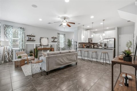 Touwnhouse à vendre à Tampa, Floride: 3 chambres, 188.96 m2 № 2298471 - photo 8
