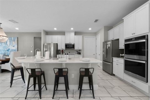 House in Kissimmee, Florida 11 bedrooms, 510.59 sq.m. № 1593371 - photo 5
