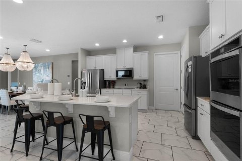 House in Kissimmee, Florida 11 bedrooms, 510.59 sq.m. № 1593371 - photo 4