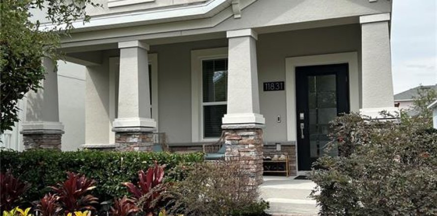 House in Orlando, Florida 3 bedrooms, 204.66 sq.m. № 2152304