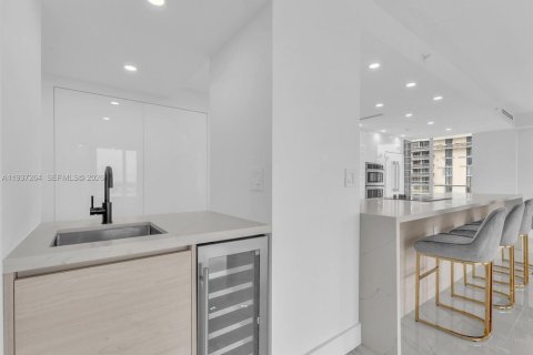 Купить кондоминиум в Авентура, Флорида 3 спальни, 175.31м2, № 2053421 - фото 2