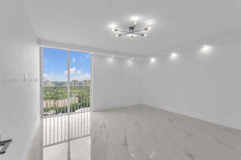 Купить кондоминиум в Авентура, Флорида 3 спальни, 175.31м2, № 2053421 - фото 16
