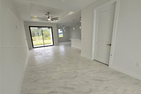 Villa ou maison à vendre à Lehigh Acres, Floride: 3 chambres, 145.11 m2 № 1999373 - photo 4