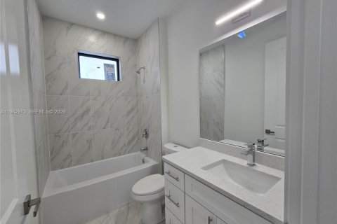 Villa ou maison à vendre à Lehigh Acres, Floride: 3 chambres, 145.11 m2 № 1999373 - photo 18