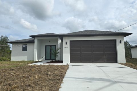 Villa ou maison à Lehigh Acres, Floride 3 chambres, 145.11 m2 № 1999373