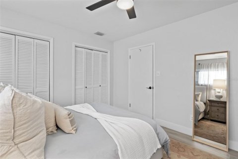House in Tampa, Florida 3 bedrooms, 164.44 sq.m. № 2230189 - photo 18
