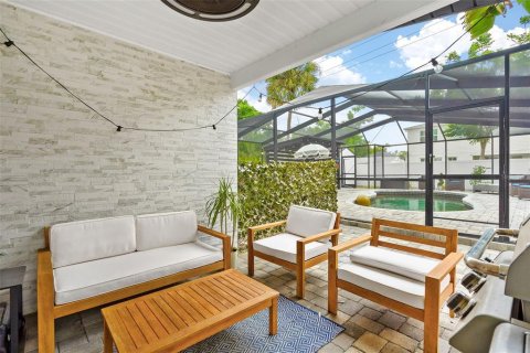 House in Tampa, Florida 3 bedrooms, 164.44 sq.m. № 2230189 - photo 25