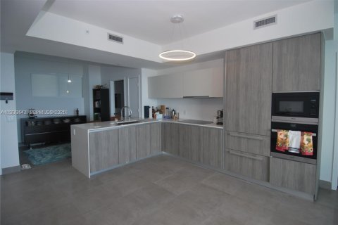 Apartment in Miami, Florida 2 bedrooms, 105.63 sq.m. № 1994299 - photo 2