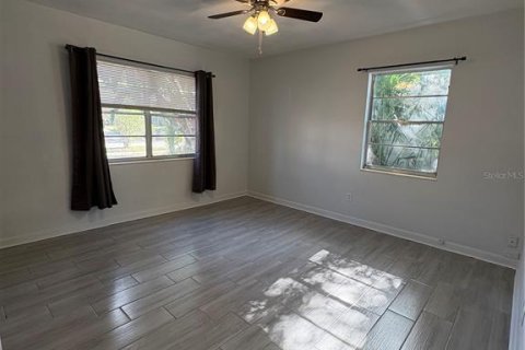 Villa ou maison à louer à Tampa, Floride: 3 chambres, 129.88 m2 № 2122384 - photo 5