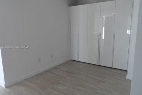Condominio en alquiler en Miami, Florida, 2 dormitorios, 121.79 m2 № 2009547 - foto 22