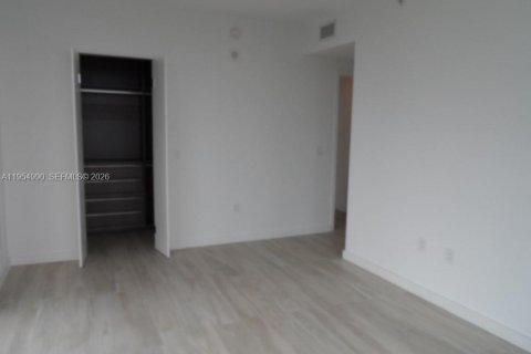 Condominio en alquiler en Miami, Florida, 2 dormitorios, 121.79 m2 № 2009547 - foto 27