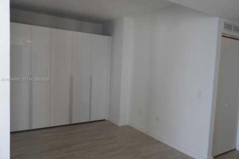 Condominio en alquiler en Miami, Florida, 2 dormitorios, 121.79 m2 № 2009547 - foto 21