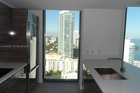 Condominio en alquiler en Miami, Florida, 2 dormitorios, 121.79 m2 № 2009547 - foto 19