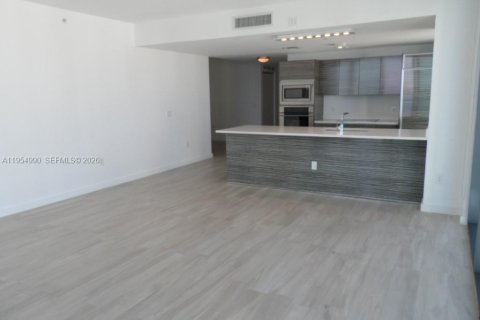 Condominio en alquiler en Miami, Florida, 2 dormitorios, 121.79 m2 № 2009547 - foto 14
