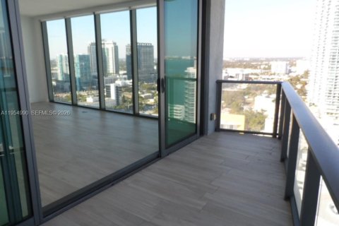 Condominio en alquiler en Miami, Florida, 2 dormitorios, 121.79 m2 № 2009547 - foto 7